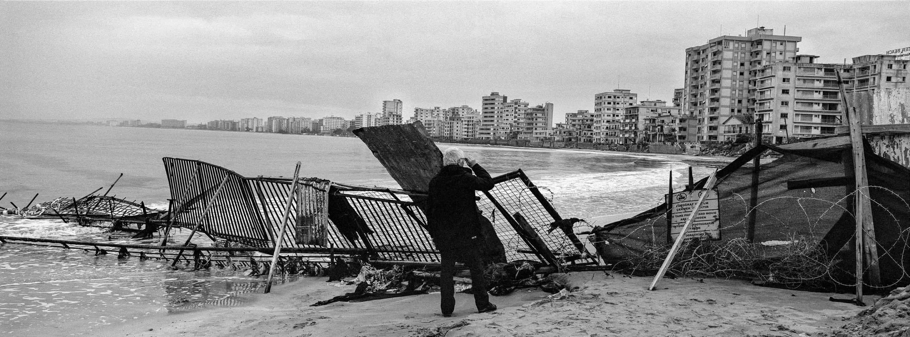 Hüseyin Ovayolu - Uprooted